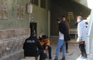 30 yaşındaki genç cami tuvaletinde ölü bulundu