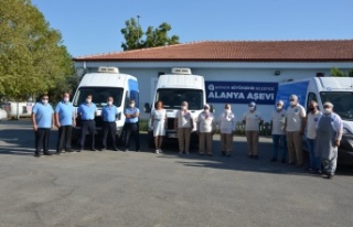 Alanya Aşevi ihtiyaç sahiplerinin yanında 