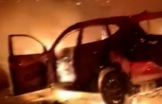 Alanya'da lüks araç alevlere teslim oldu