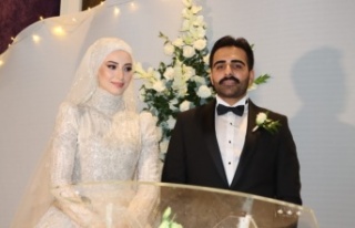 Alanya'da siyaseti buluşturan düğün