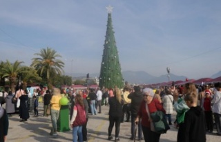 Alanya'da Uluslararası Yeni Yıl Pazarı yoğunluğu