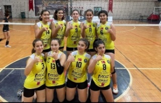 Alanya'nın küçük kızları ligi lider bitirdi