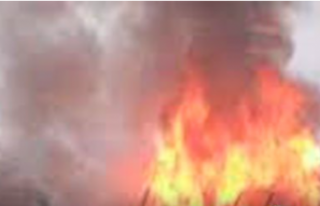 Alanya’da hareket halindeki otomobil bir anda alev...