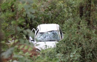 Alanya’da otomobil uçuruma yuvarlandı: 2 yaralı