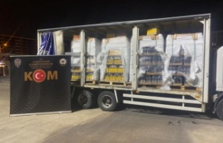 Antalya'da 5 bin 232 şişe sahte alkol ele geçirildi