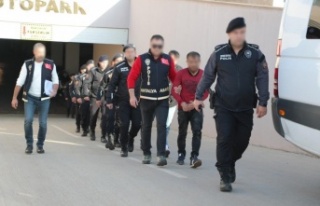 Antalya'da aranan 74 kişi yakalandı