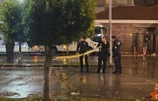 Antalya'da gece yarısı otoparkta iki grup arasında...