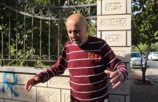 Antalya'da yürüyüşe çıkan yaşlı adam...