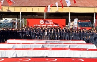 Antalya’da eğitimi tamamlanan 97 itfaiye eri Türk...