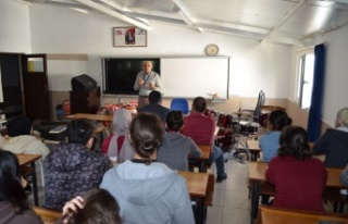 Başhekim Vekili Dr. Bektaş tekin öğrencilerle...