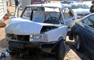 Direksiyon hakimiyetini kaybedince zincirleme kazaya...