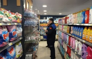 Gazipaşa Belediyesi zabıta ekipleri marketleri denetledi