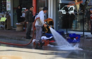 Kumluca’da selin izleri siliniyor