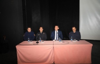 Mahalle Muhtarları Toplantısı Kaymakam Ürkmezer...