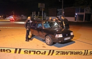 Sokak ortasında otomobiliyle yolunu kesip kurşun...