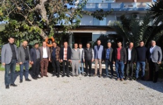 Toklu mahalle ziyaretlerine hız kesmeden devam ediyor