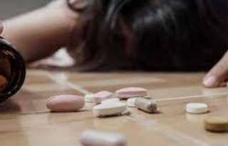 Alanya’da genç kız canına kıymak istedi