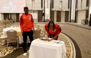 Alanyasporlu futbolcuya doğum günü sürprizi