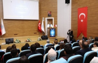 ALKÜ'de akademik biniş giyme ve ödül töreni