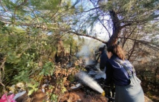 Antalya'da baraka yangını büyümeden söndürüldü