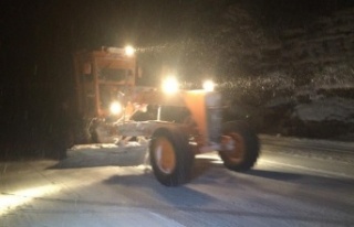 Antalya-Konya karayolunda kar kalınlığı 20 santime...