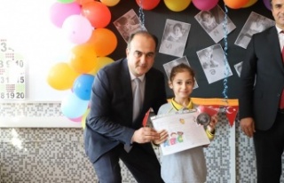 Başkan Yardımcısı Alaettinoğlu öğrencilerin...