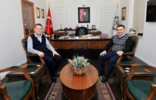 Başkan Yücel'den Kaymakam Ürkmezer'e...
