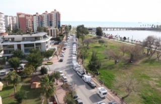 Karavanda tatil, karavancılar ile mahalle halkını...