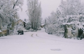 Kaş’ta yüksek kesimlerdeki yollarda karla mücadele...