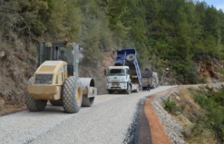 Kırsal mahalle yollarına  123 milyon liralık yatırım 