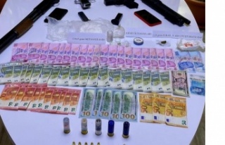 Alanya'da polisten kaçarak saklandıkları adresten...