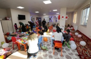 Akdeniz Üniversitesi depremzede çocuklar için 10...
