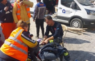 Antalya Büyükşehir sağlık ekipleri deprem bölgesinde...