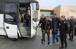 Antalya'da aranan 71 firari yakalandı