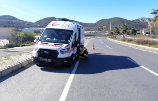Deprem bölgesine giden ambulans Gazipaşa'da...