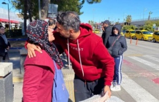 Depremzedelere Antalya'da duygusal karşılama