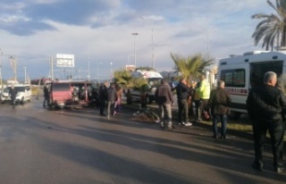 Manavgat'ta itfaiye aracı minibüsle çarpıştı:...