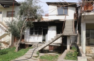 Üst kat komşusu evi yaktı, yaşlı adam canını...