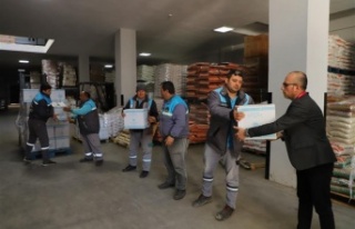Alanya Belediyesi Ramazan Bereket paketlerinin dağıtımına...