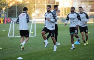 Alanyaspor, Fenerbahçe maçı hazırlıklarına başladı