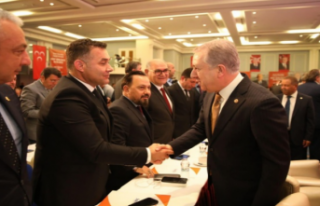 Başkan Yücel MHP Belediye Başkanları Toplantısı’na...