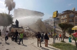 Alanya'da bir bina çöktü