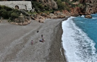 Antalya'da deniz ve hava sıcaklığı eşitlendi,...