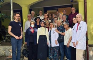 Alanya Belediyesi'nin yaşlılara yönelik seminer...