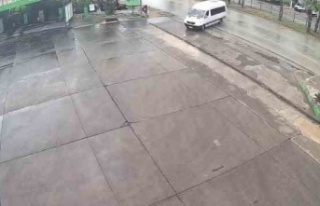 Kayarak akaryakıt istasyonuna giren minibüs yürekleri...