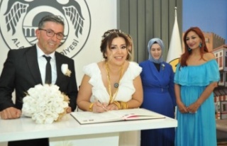 Latif Cüce ve Ebru Özyiğit evlendi