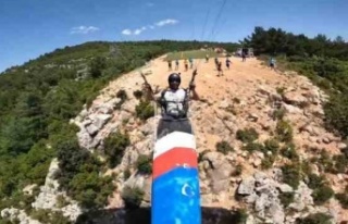 Alanya'da kanoyla yamaç paraşütü yaptı,...