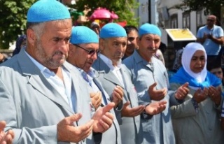 Alanya’da hacı adayları dualarla uğurlandı