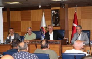 Başkan Erdem müteahhitleri dinledi 