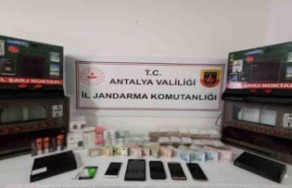 Jandarma uyuşturucu tacirlerine geçit vermiyor